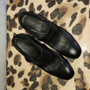 Born (BOC) leather upper & lining block heels